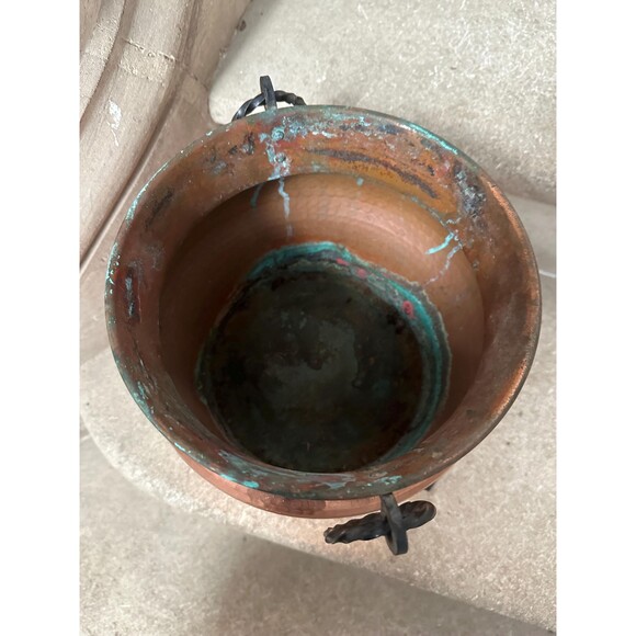 French Vintage Hammered Copper Planter Pot on Iron Legs with Handles Couldron - Picture 2 of 3
